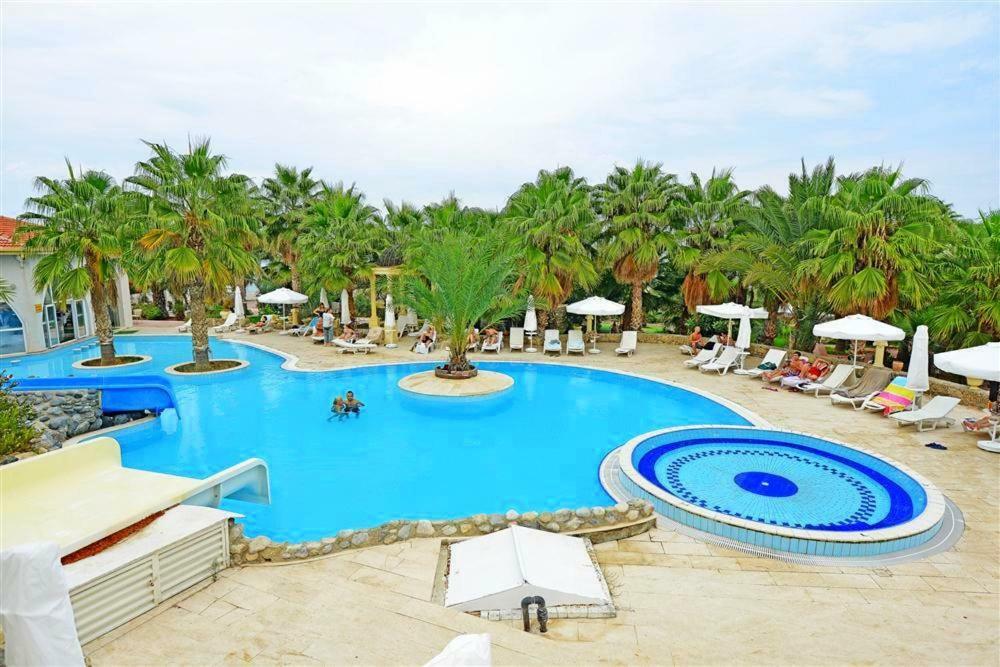 Oscar Beachfront Resort & Spa & Casino Kerínia Kültér fotó