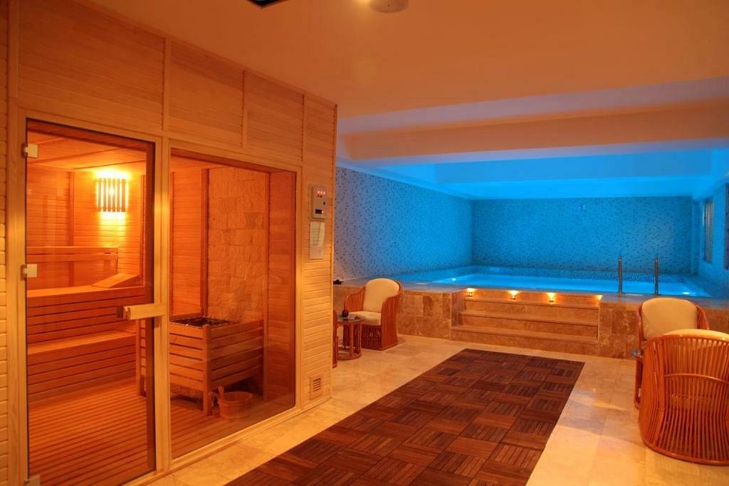 Oscar Beachfront Resort & Spa & Casino Kerínia Kültér fotó