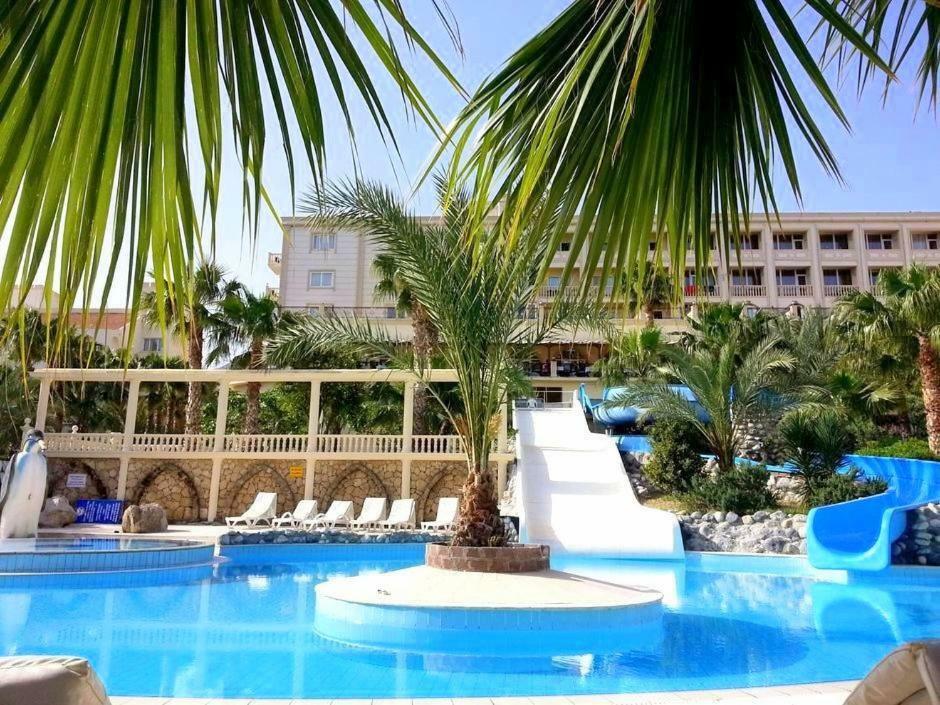 Oscar Beachfront Resort & Spa & Casino Kerínia Kültér fotó
