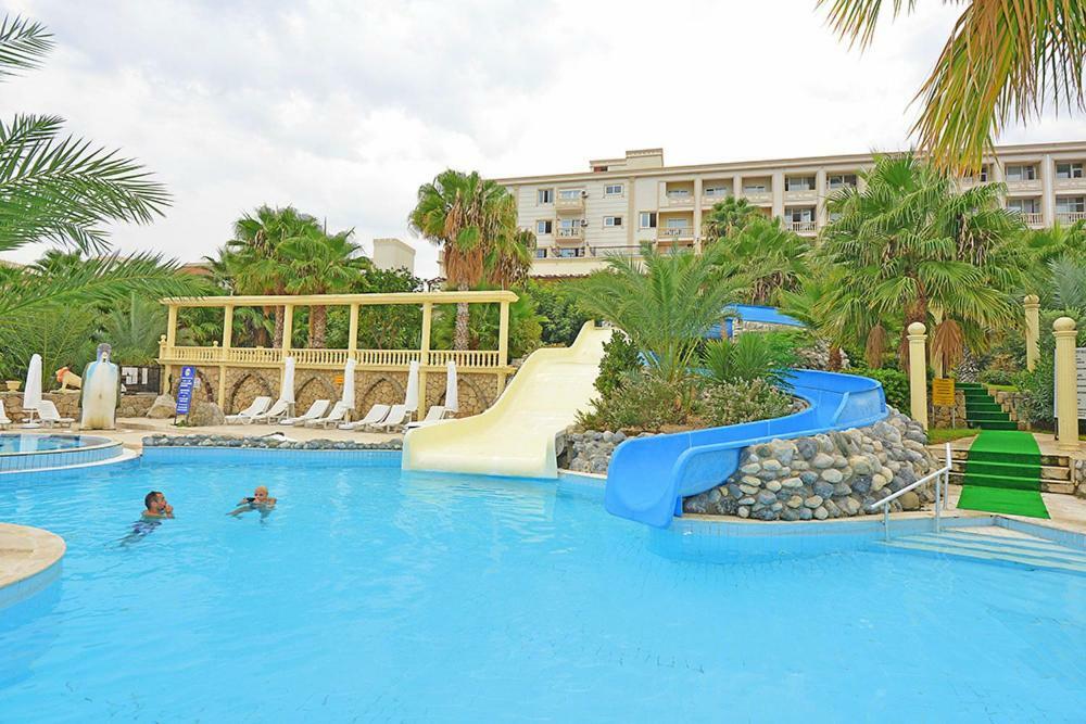 Oscar Beachfront Resort & Spa & Casino Kerínia Kültér fotó