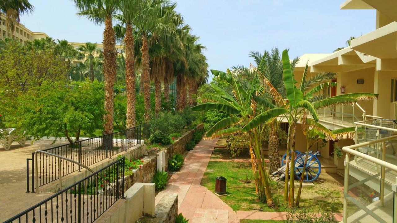 Oscar Beachfront Resort & Spa & Casino Kerínia Kültér fotó